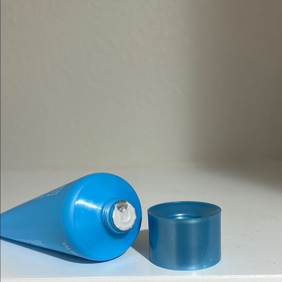 Clarins SOS Hydra Blue Hydration Mask - Picture 7 of 8